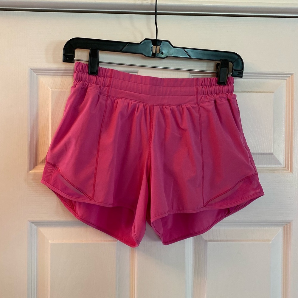 Lululemon Hotty Hot Low-Rise Lined Shorts 4”